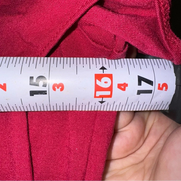 Women’s Uniqlo Brand Red Off the Shoulder Flowy Soft Lightweight T-Shirt Size: L - Picture 12 of 13